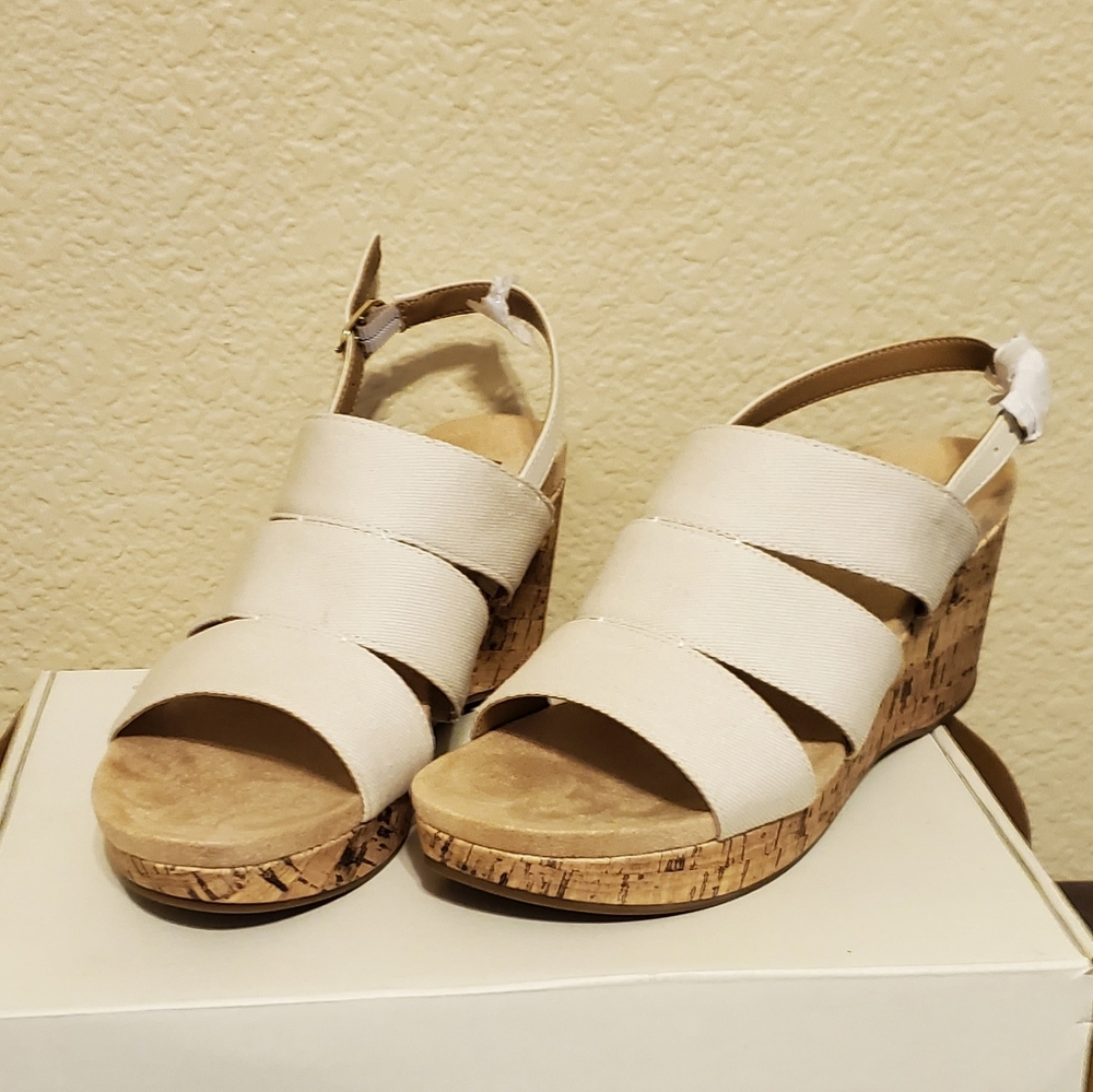 Women's LifeStride Canvas Wedge Sandals, Size 8.5